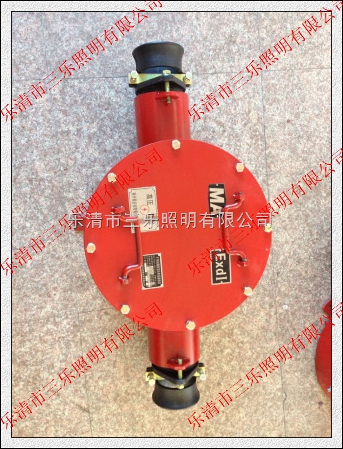 BHG1-400/10-2G矿用隔爆型高压电缆接线盒说明书 乐清市三乐照明有限公司,本公司着力发展同时也是高质量、高科技工业和消费产品的提供者。公司产品凭借在能源节约和环境保护方面的突出表现,被广泛应用于电厂、银行、医院、酒店、化工、军事、厂房基础设施、楼宇住宅煤矿等领域。产品销售网络覆盖中国及海外地区。 公司经营宗旨:以市场为中心,以创新为主导,以质量为基础,以信誉为生命"。努力为客户创造价值。为制造商创造市场、为代理商创造利润。为广大客户提供最优秀的产品、最优惠的价格和最满意的服务。用我们的真诚与